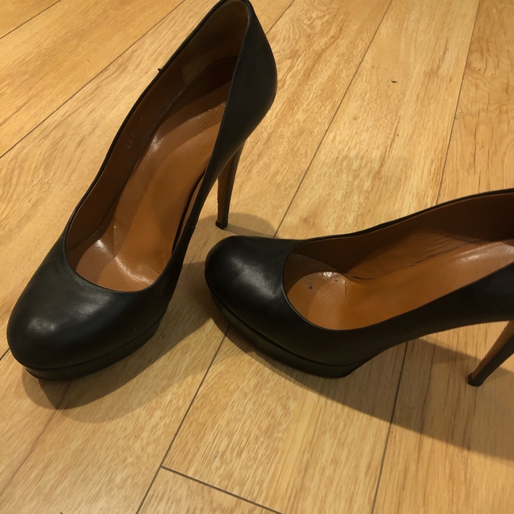 Gucci shoes